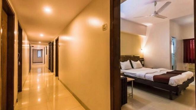 Hotel Vashi Inn Нави Мумбаи Экстерьер фото