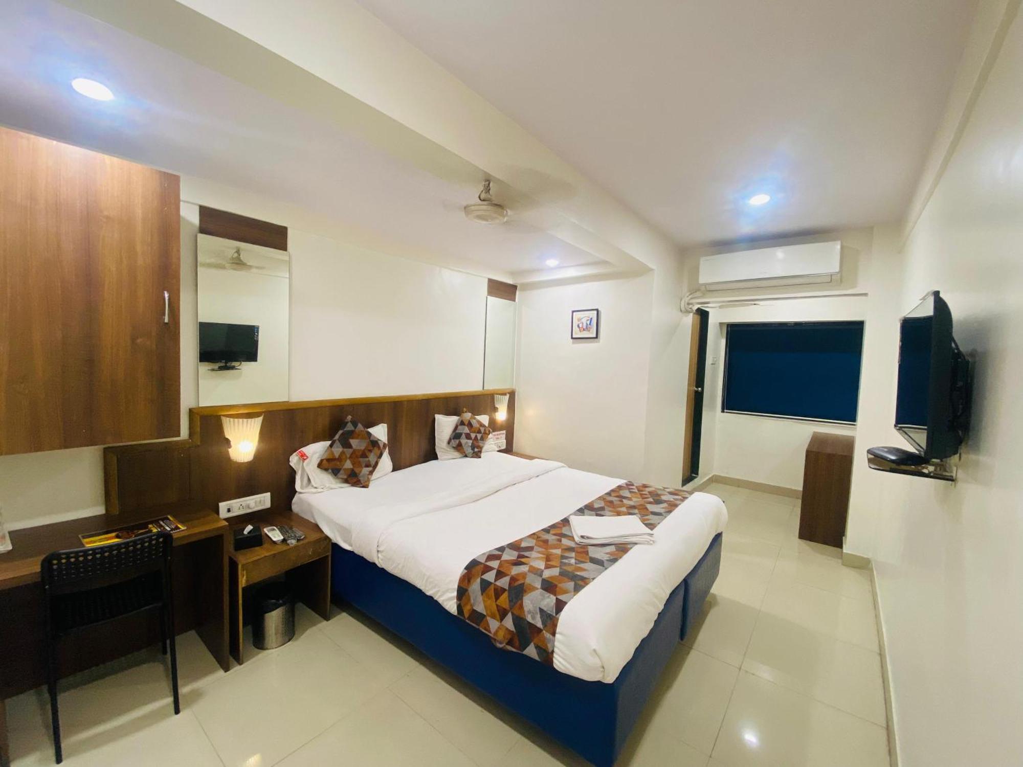 Hotel Vashi Inn Нави Мумбаи Экстерьер фото