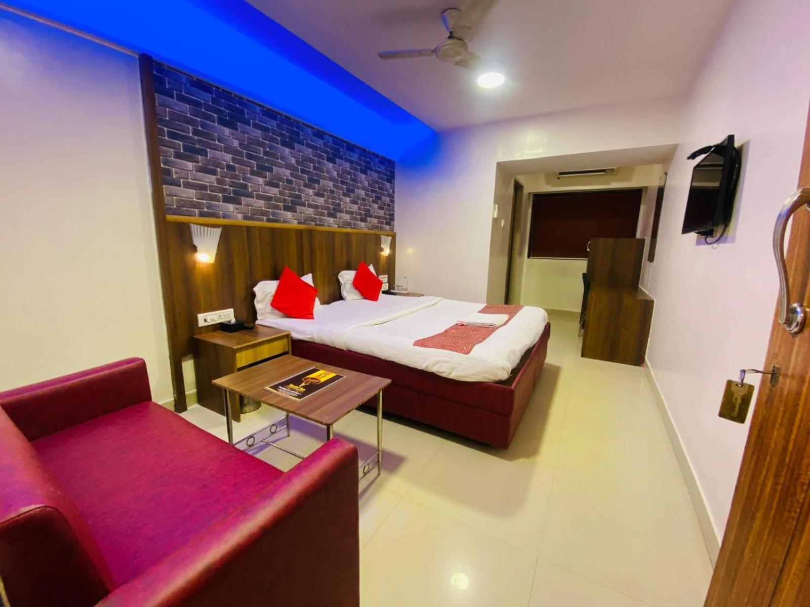 Hotel Vashi Inn Нави Мумбаи Экстерьер фото