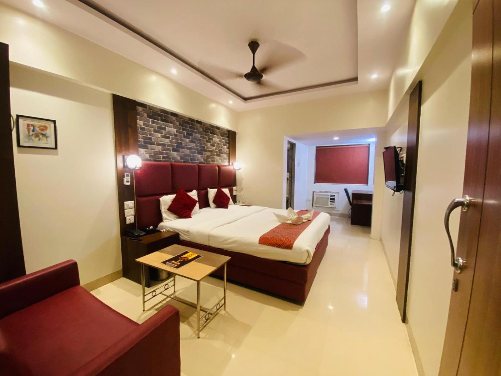 Hotel Vashi Inn Нави Мумбаи Экстерьер фото