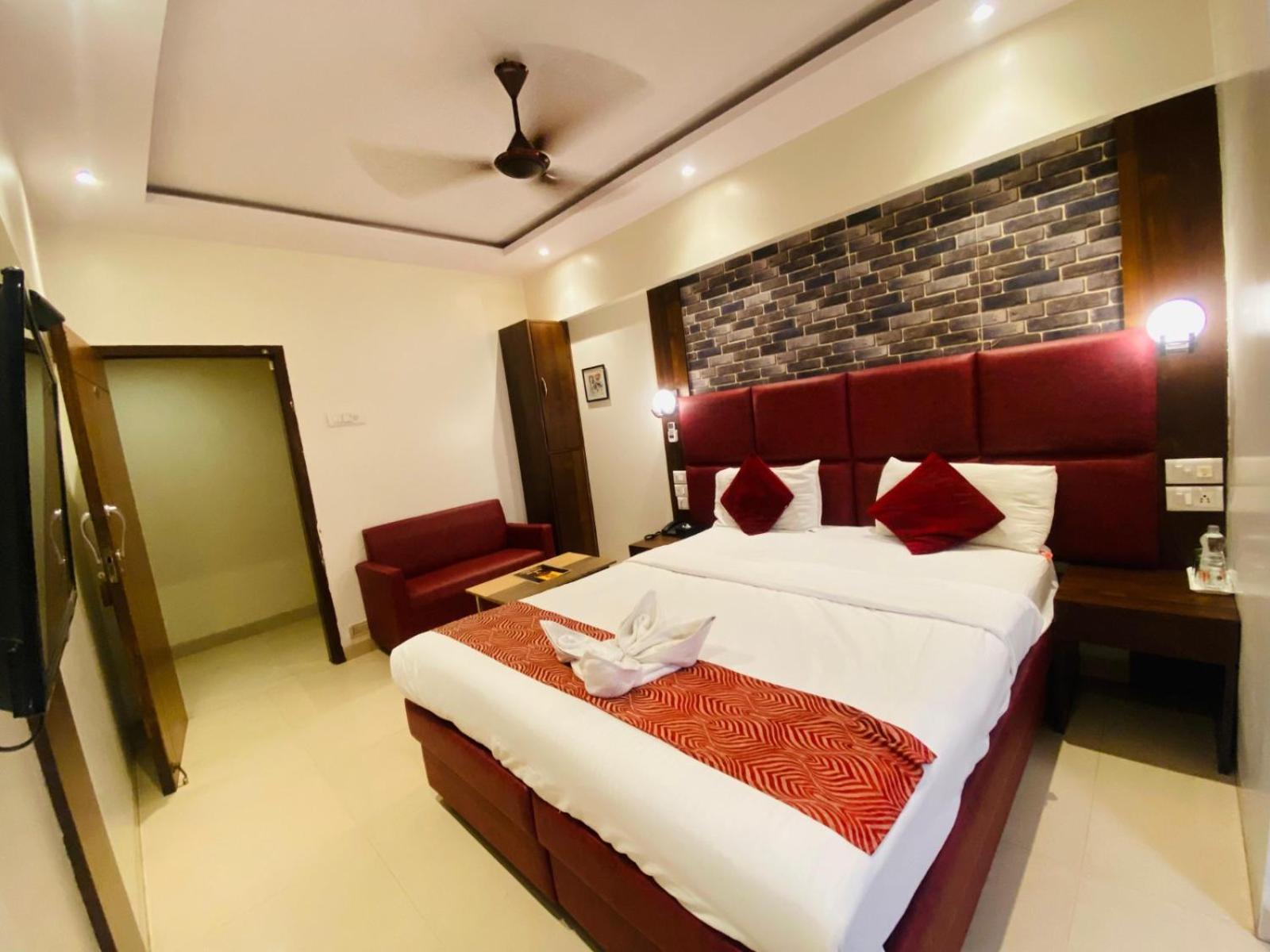 Hotel Vashi Inn Нави Мумбаи Экстерьер фото